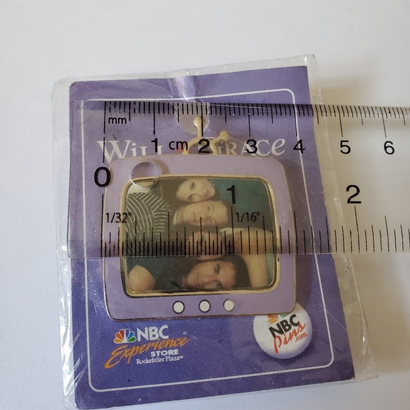 Will & Grace - NBC enamel pin with photo - Picture 2 of 3